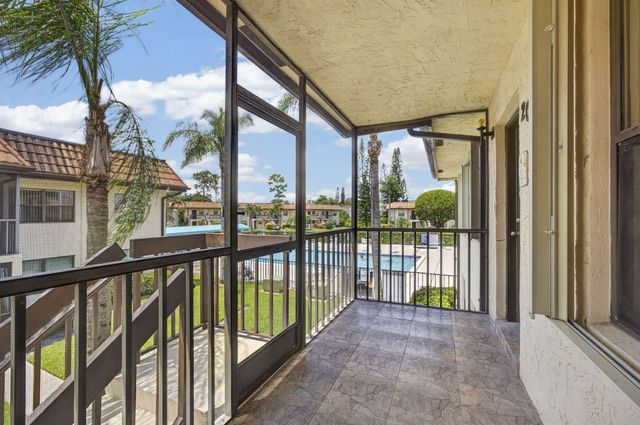 7262 GOLF COLONY Court 204, Lake Worth, FL 33467
