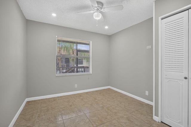7262 GOLF COLONY Court 204, Lake Worth, FL 33467