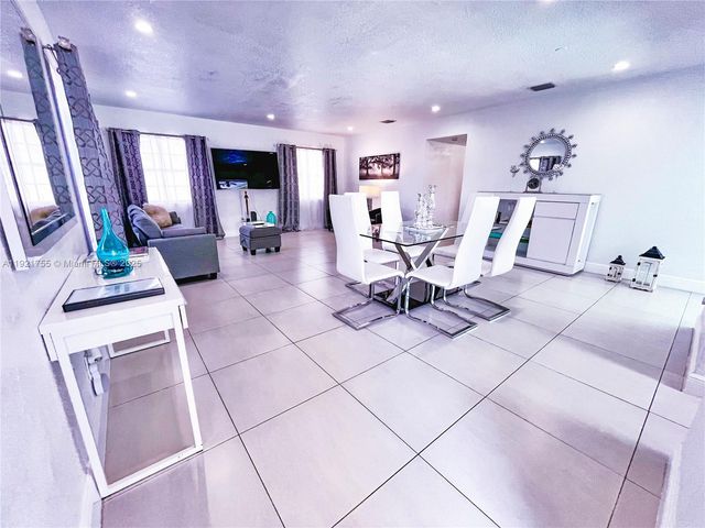 4420 NW 30th Ct, Lauderdale Lakes, FL 33313