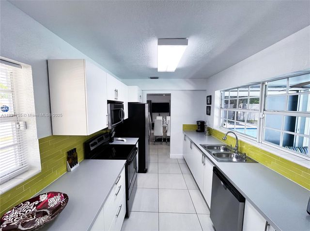 4420 NW 30th Ct, Lauderdale Lakes, FL 33313