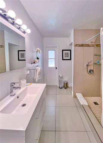 4420 NW 30th Ct, Lauderdale Lakes, FL 33313