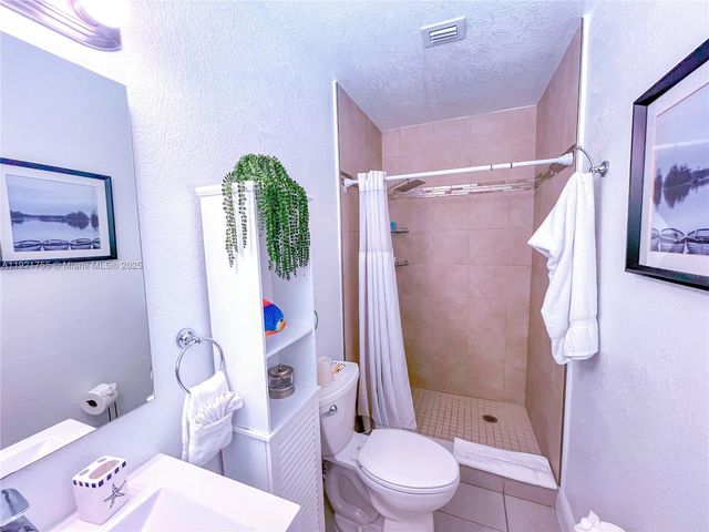 4420 NW 30th Ct, Lauderdale Lakes, FL 33313