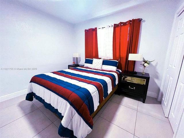 4420 NW 30th Ct, Lauderdale Lakes, FL 33313