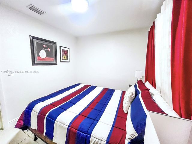 4420 NW 30th Ct, Lauderdale Lakes, FL 33313