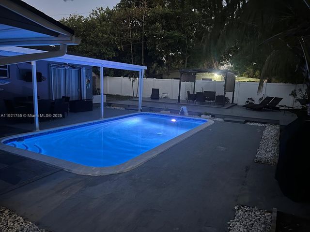 4420 NW 30th Ct, Lauderdale Lakes, FL 33313