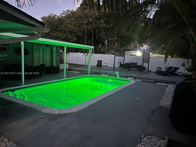 4420 NW 30th Ct, Lauderdale Lakes, FL 33313