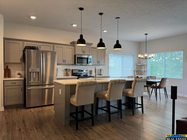 8016 N 86 Avenue, Omaha, NE 68122