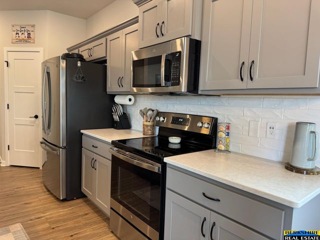 8016 N 86 Avenue, Omaha, NE 68122