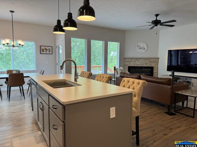 8016 N 86 Avenue, Omaha, NE 68122