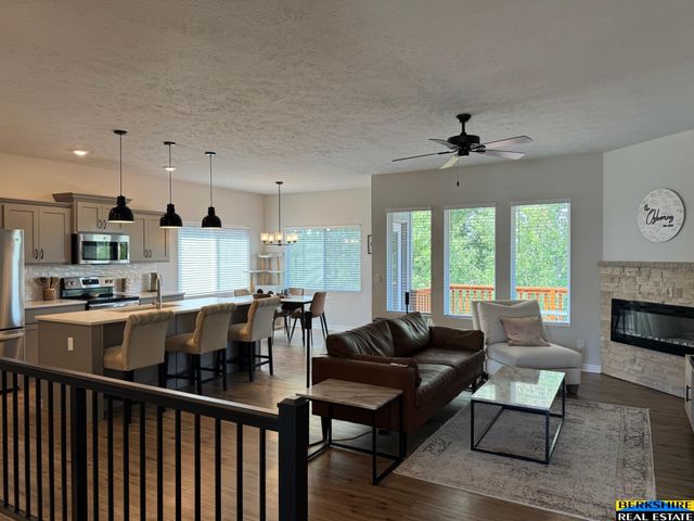 8016 N 86 Avenue, Omaha, NE 68122