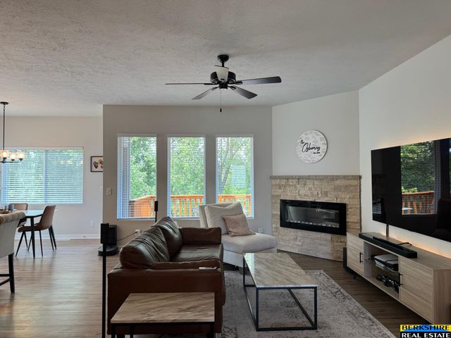 8016 N 86 Avenue, Omaha, NE 68122