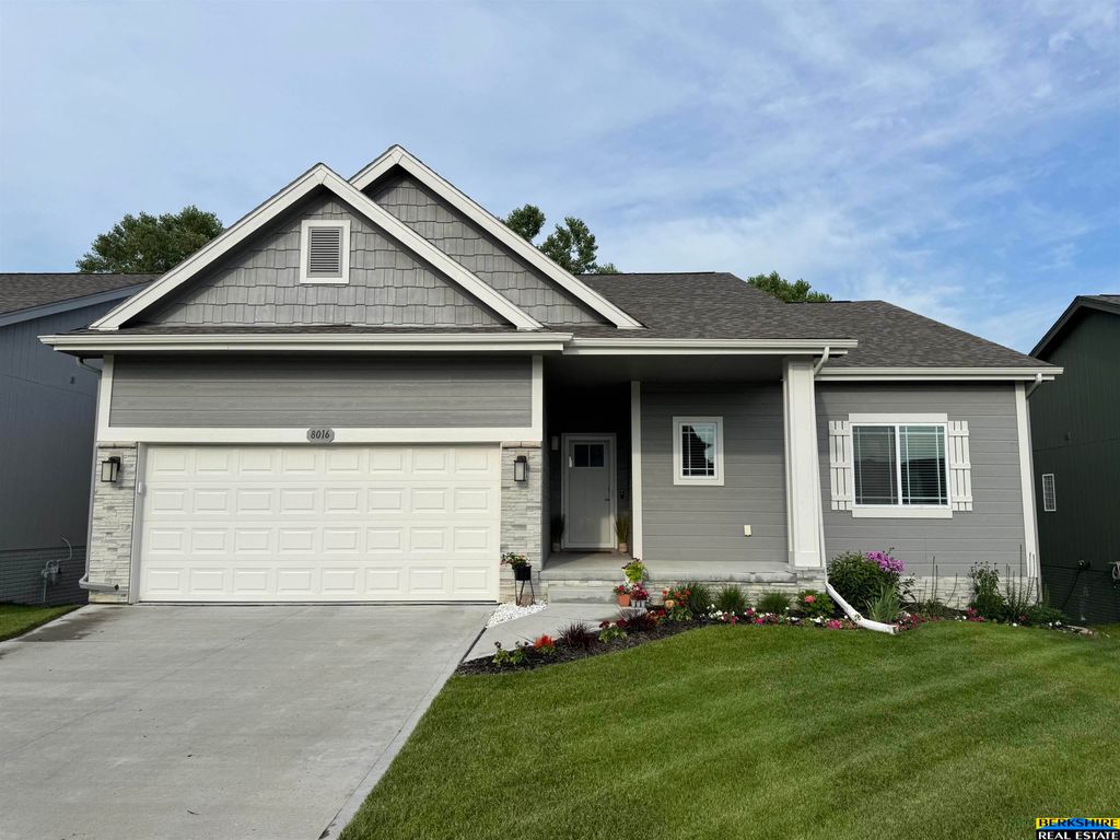 8016 N 86 Avenue, Omaha, NE 68122