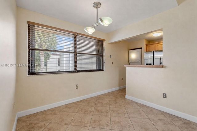 10020 NW 9th St Cir 202, Miami, FL 33172