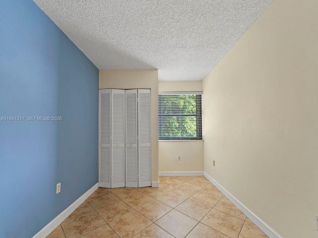 10020 NW 9th St Cir 202, Miami, FL 33172