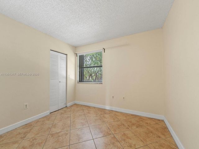 10020 NW 9th St Cir 202, Miami, FL 33172