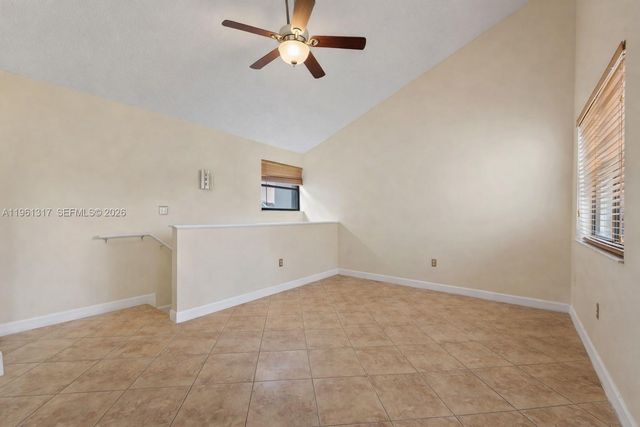 10020 NW 9th St Cir 202, Miami, FL 33172