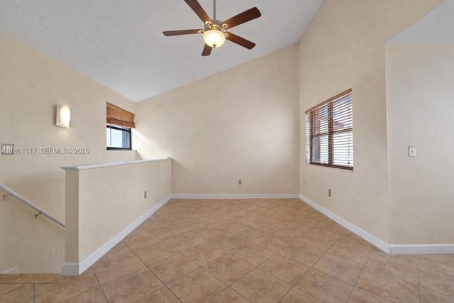 10020 NW 9th St Cir 202, Miami, FL 33172