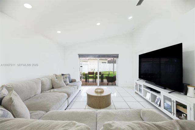 2737 SW 177th Ave, Miramar, FL 33029
