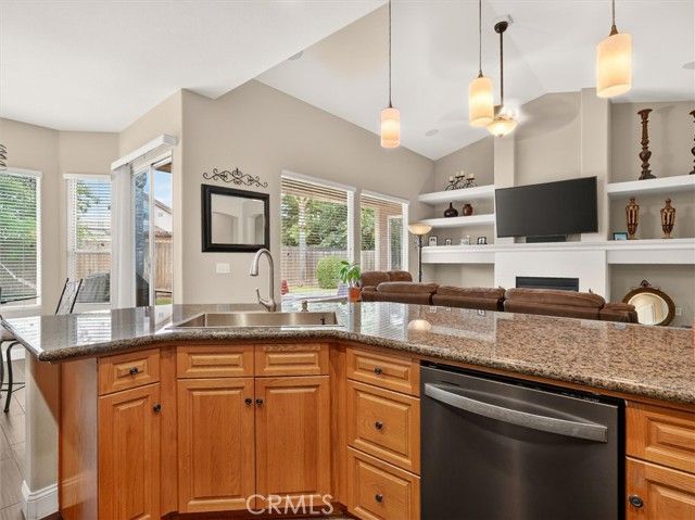 2927 Browning Avenue, Clovis, CA 93611