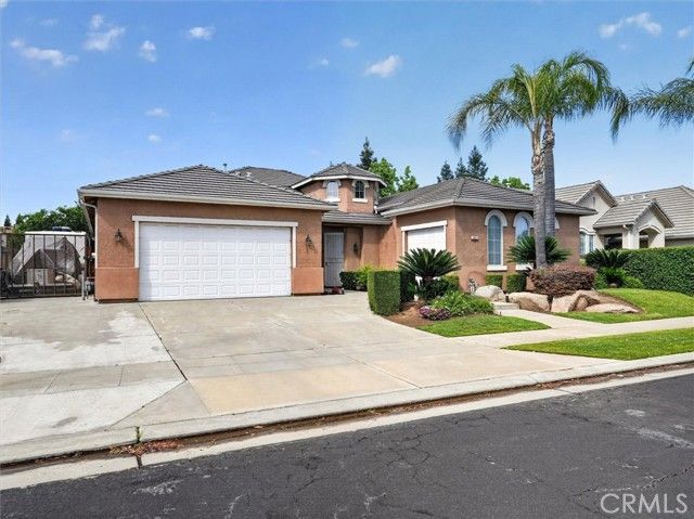 2927 Browning Avenue, Clovis, CA 93611