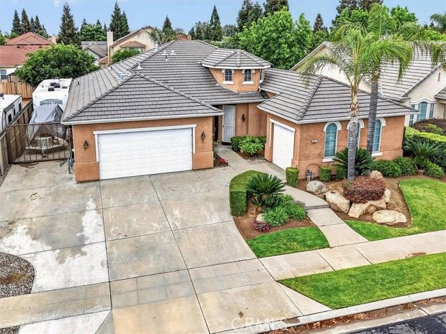 2927 Browning Avenue, Clovis, CA 93611