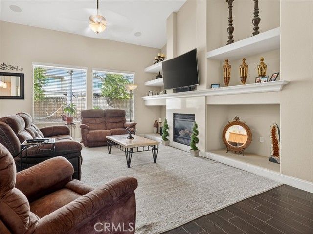 2927 Browning Avenue, Clovis, CA 93611