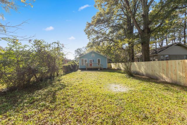 103 5th Ave., Hattiesburg, MS 39401