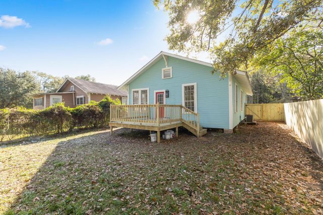 103 5th Ave., Hattiesburg, MS 39401