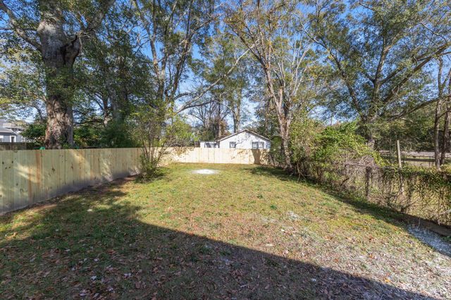 103 5th Ave., Hattiesburg, MS 39401