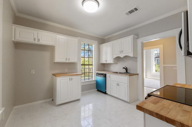 103 5th Ave., Hattiesburg, MS 39401