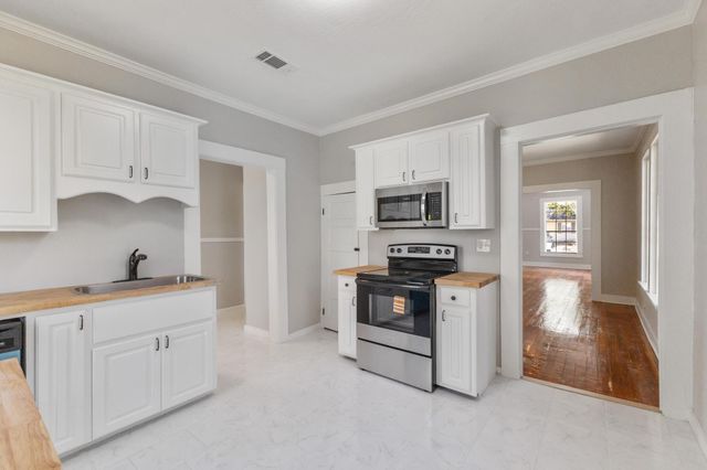 103 5th Ave., Hattiesburg, MS 39401