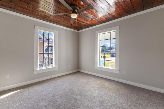 103 5th Ave., Hattiesburg, MS 39401