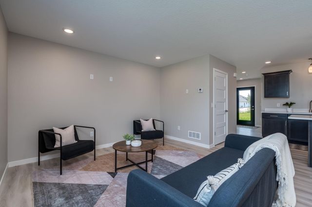 3205 Scotch Lane, Mankato, MN 56001