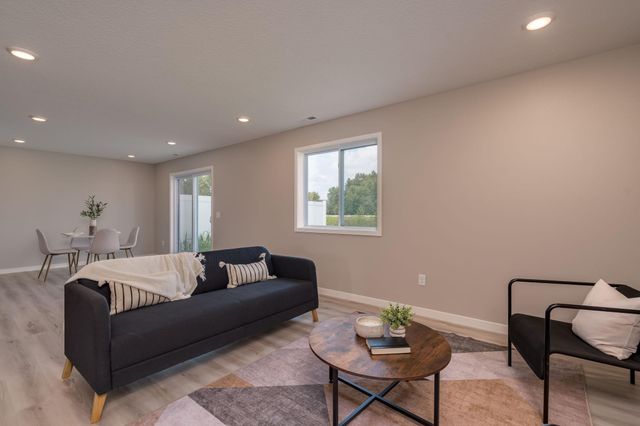 3205 Scotch Lane, Mankato, MN 56001