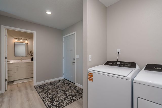3205 Scotch Lane, Mankato, MN 56001