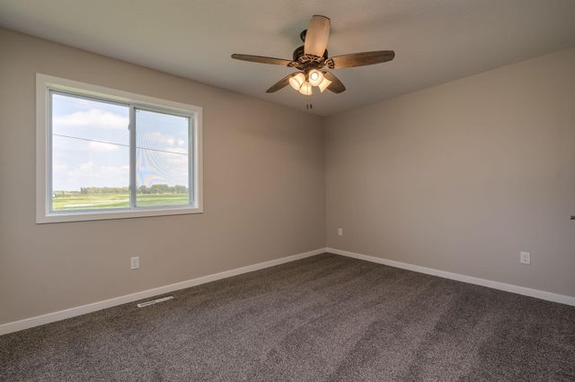 3205 Scotch Lane, Mankato, MN 56001