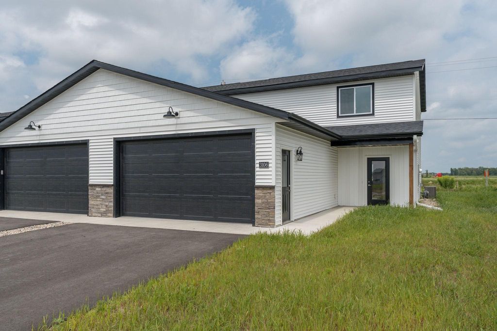 3205 Scotch Lane, Mankato, MN 56001