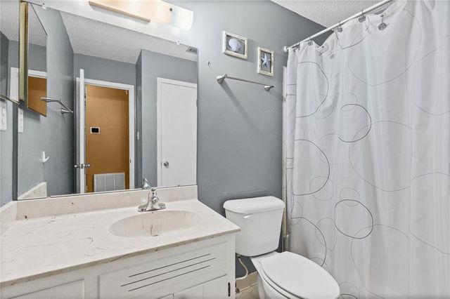 8383 Twin Lakes Drive, Mobile, AL 36695