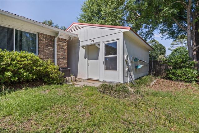 8383 Twin Lakes Drive, Mobile, AL 36695