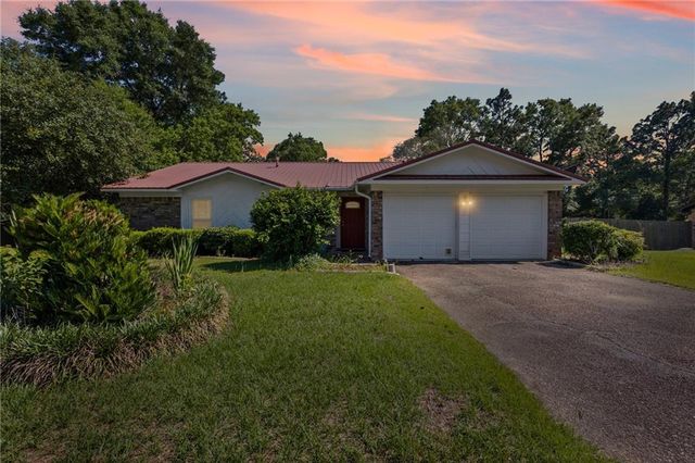 8383 Twin Lakes Drive, Mobile, AL 36695