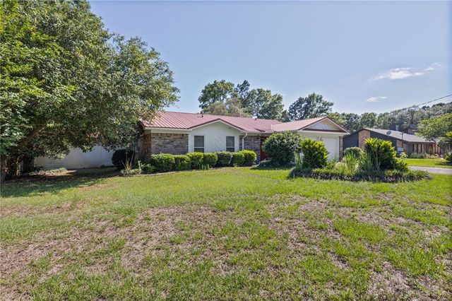8383 Twin Lakes Drive, Mobile, AL 36695