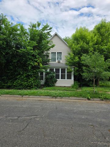 424 33rd Avenue N, Minneapolis, MN 55412