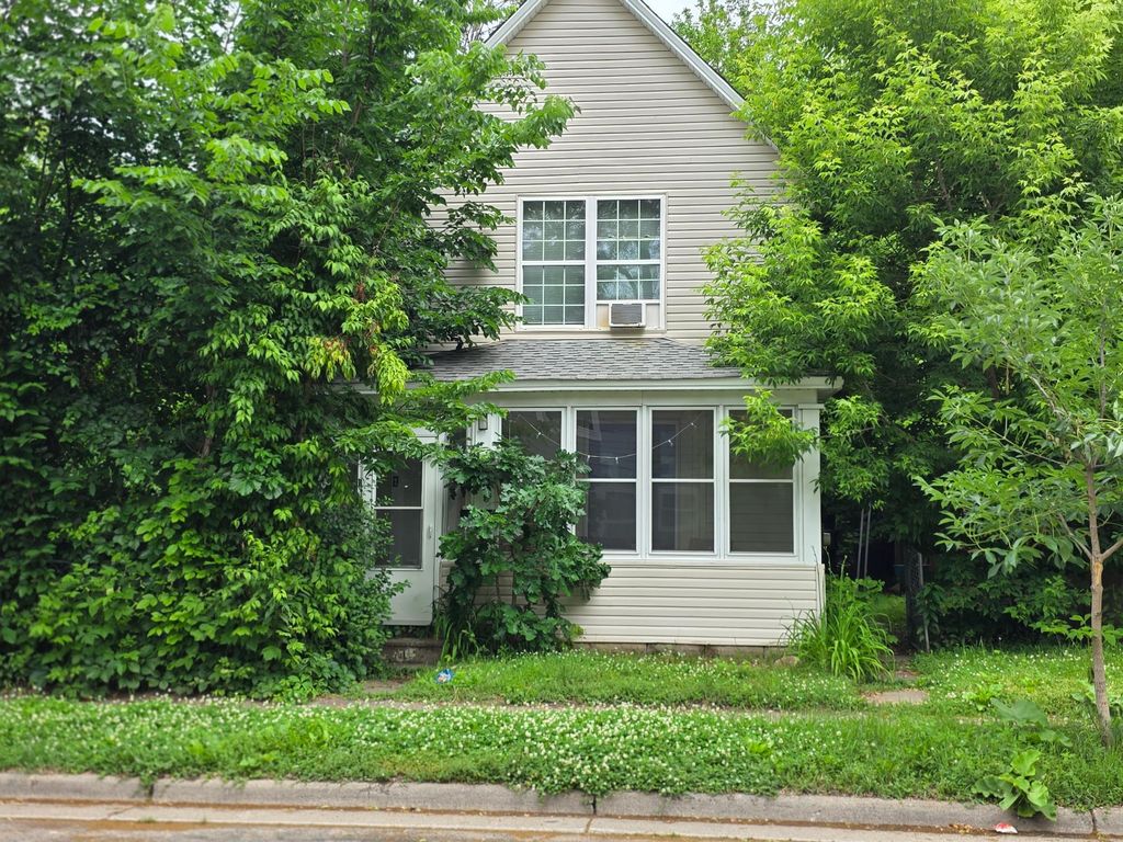 424 33rd Avenue N, Minneapolis, MN 55412