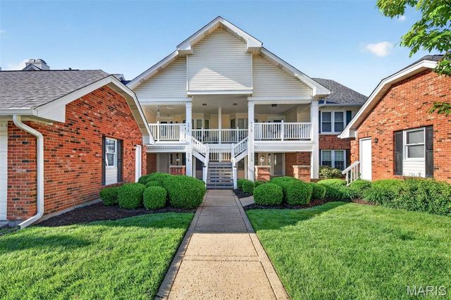 7316 Whitehall Colonial Lane, Shrewsbury, MO 63119