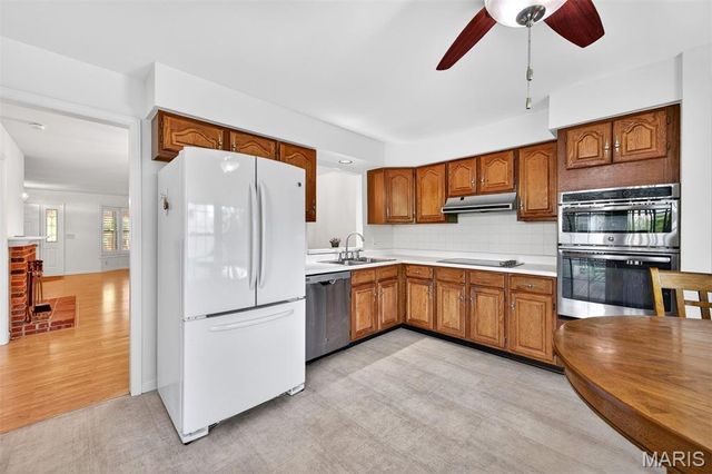 7316 Whitehall Colonial Lane, Shrewsbury, MO 63119