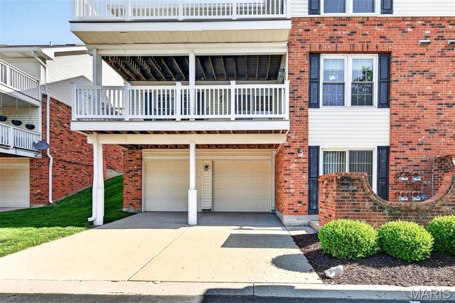 7316 Whitehall Colonial Lane, Shrewsbury, MO 63119