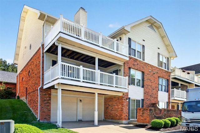 7316 Whitehall Colonial Lane, Shrewsbury, MO 63119