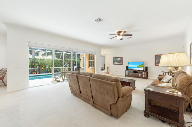 3723 COMMUNITY Drive, Jupiter, FL 33458