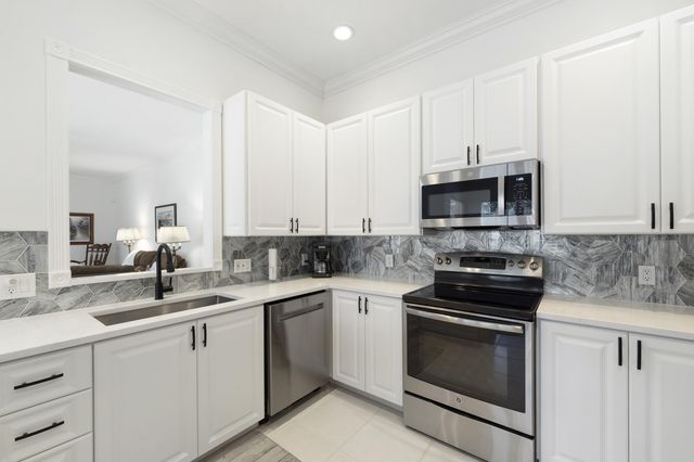 3723 COMMUNITY Drive, Jupiter, FL 33458