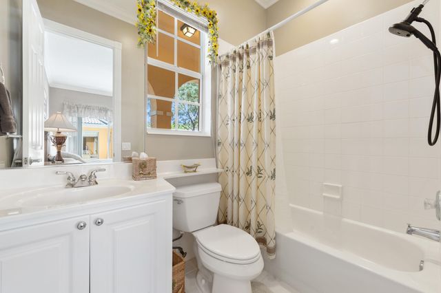 3723 COMMUNITY Drive, Jupiter, FL 33458